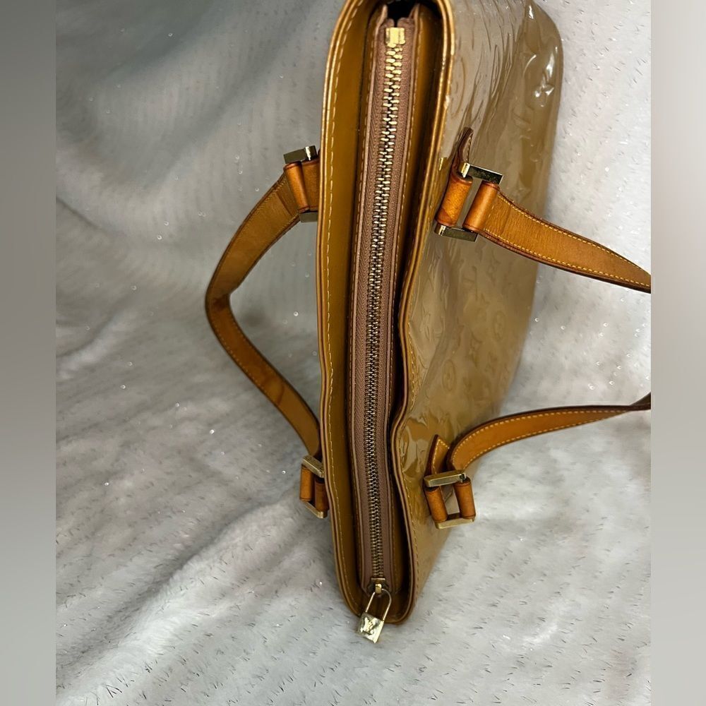 AUTH LOUIS VUITTON VERNIS BAG- tan/beige - Picture 6 of 15